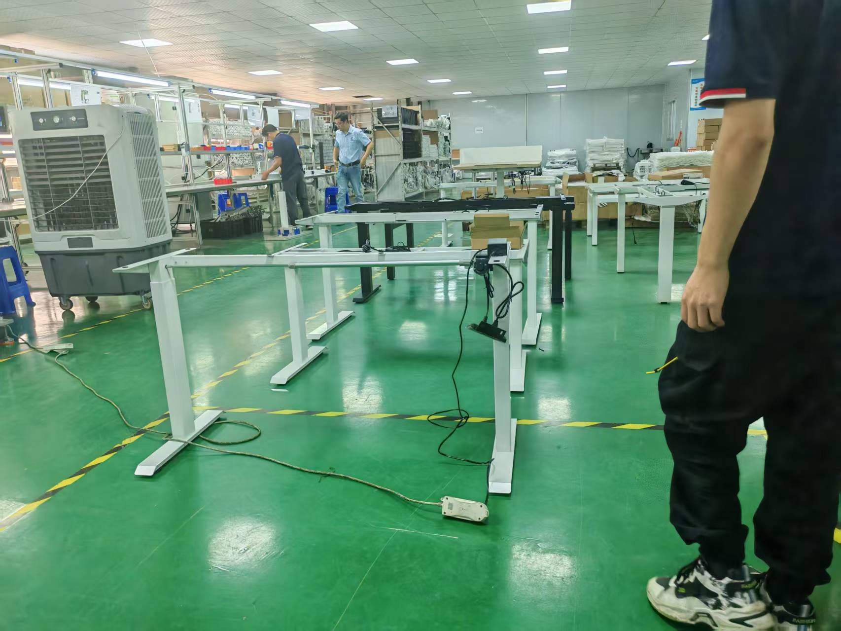 Precision in Motion: Apa Huagang Electric Standing Desk Frames Nyetel Stabilitas